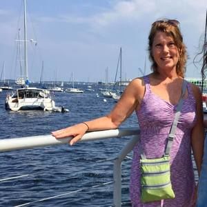 Meet your Posher, Alicia